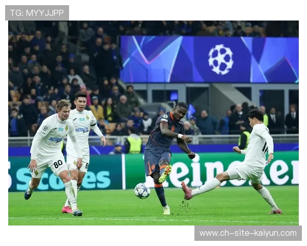 欧冠9场43球创单日进球纪录，5张红牌引发争议，新军阿拉木图凯拉特获历史首分。